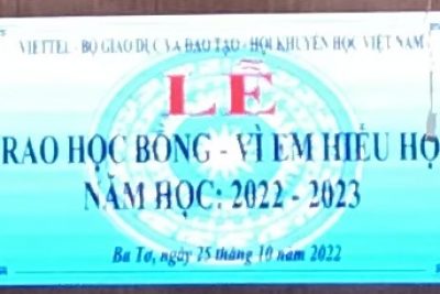 Tập đoàn Viettel trao 10 suất học bổng “Vì em hiếu học” năm 2022