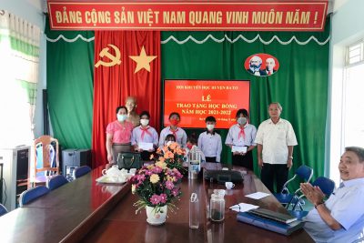 LỄ TRAO TẶNG HỌC BỔNG NĂM HỌC 2021-2022